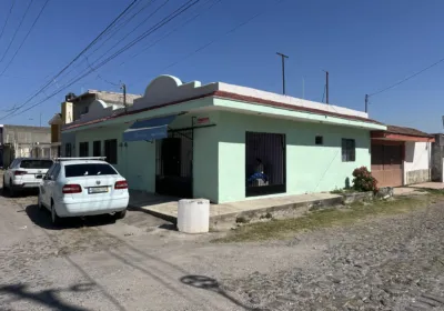 Casa en Col. Caminera — Tepic