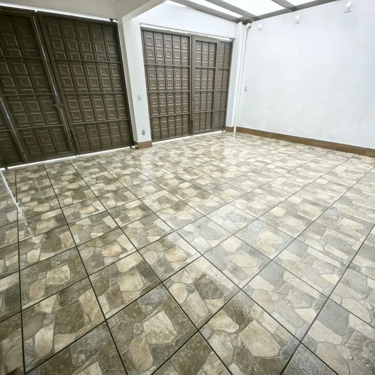 Casa en venta con amplio jardín en San Antonio, Tepic