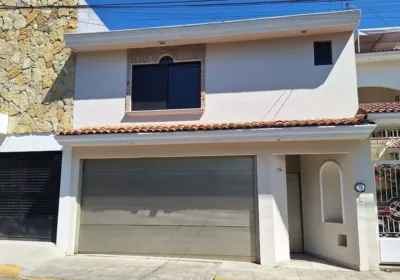 Casa en venta en La Huerta Residencial, Av. Allende, Tepic