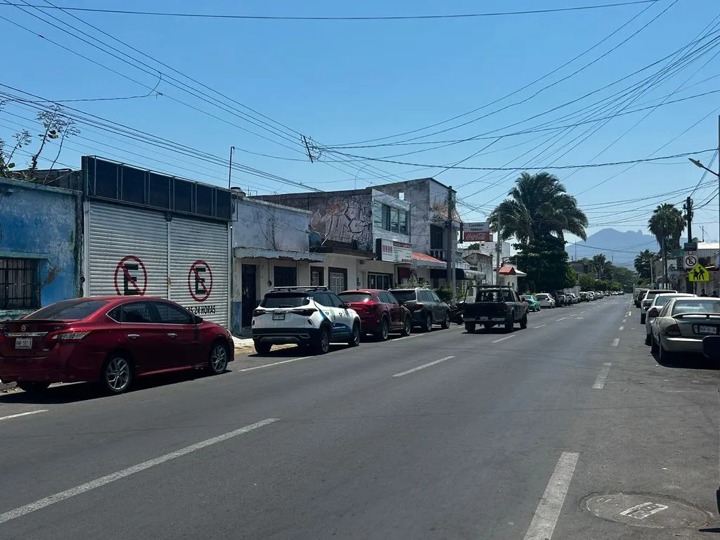 Local con bodega en avenida Allende zona altamente comercial